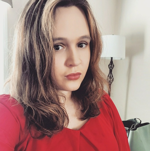 Meet your Posher, Whitney - Picture 1 of 1